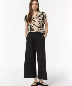 Comma, Print Top Black