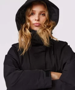 Makia Woman Aire Parka Black