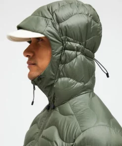Peak Performance Helium Down Hood Jacket Men Pine Needle
